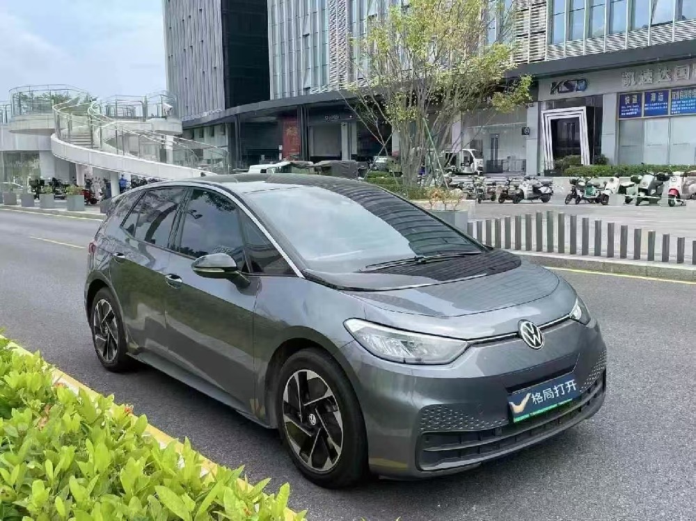 VW ID3 /EXW price is 14200 USD