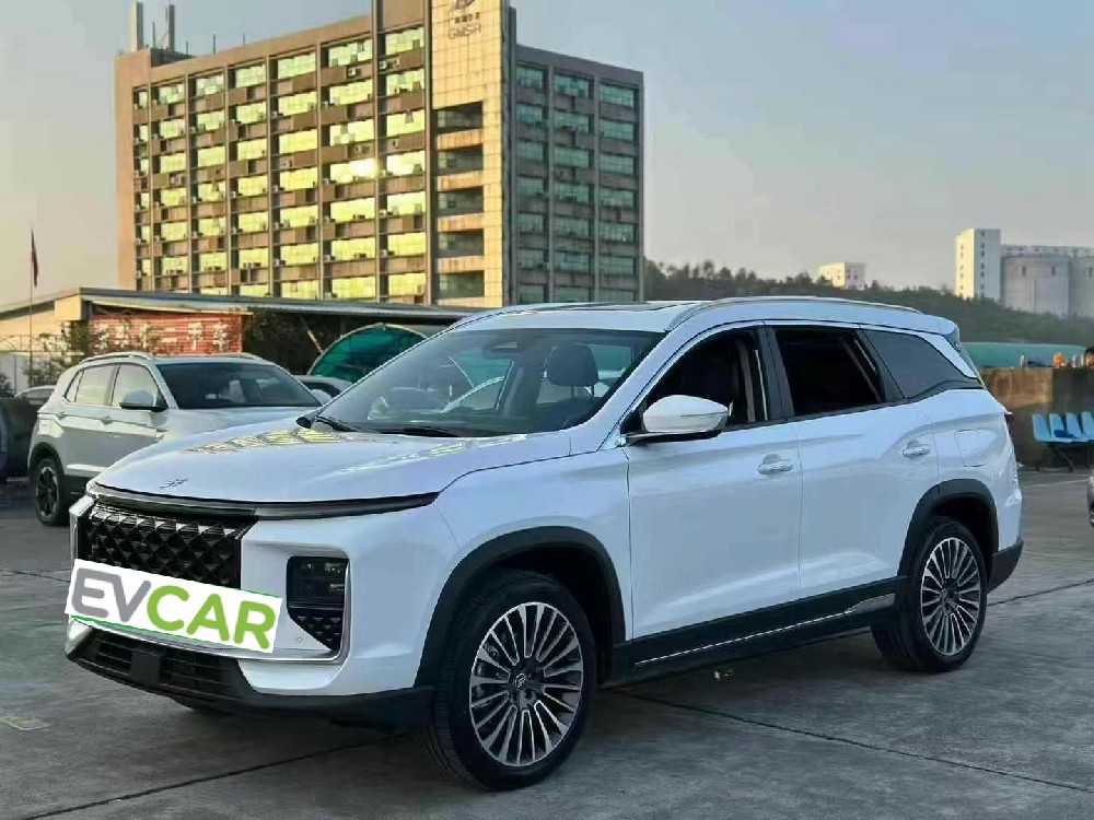 Jetour Shanhai L9 /EXW price is 14800 USD